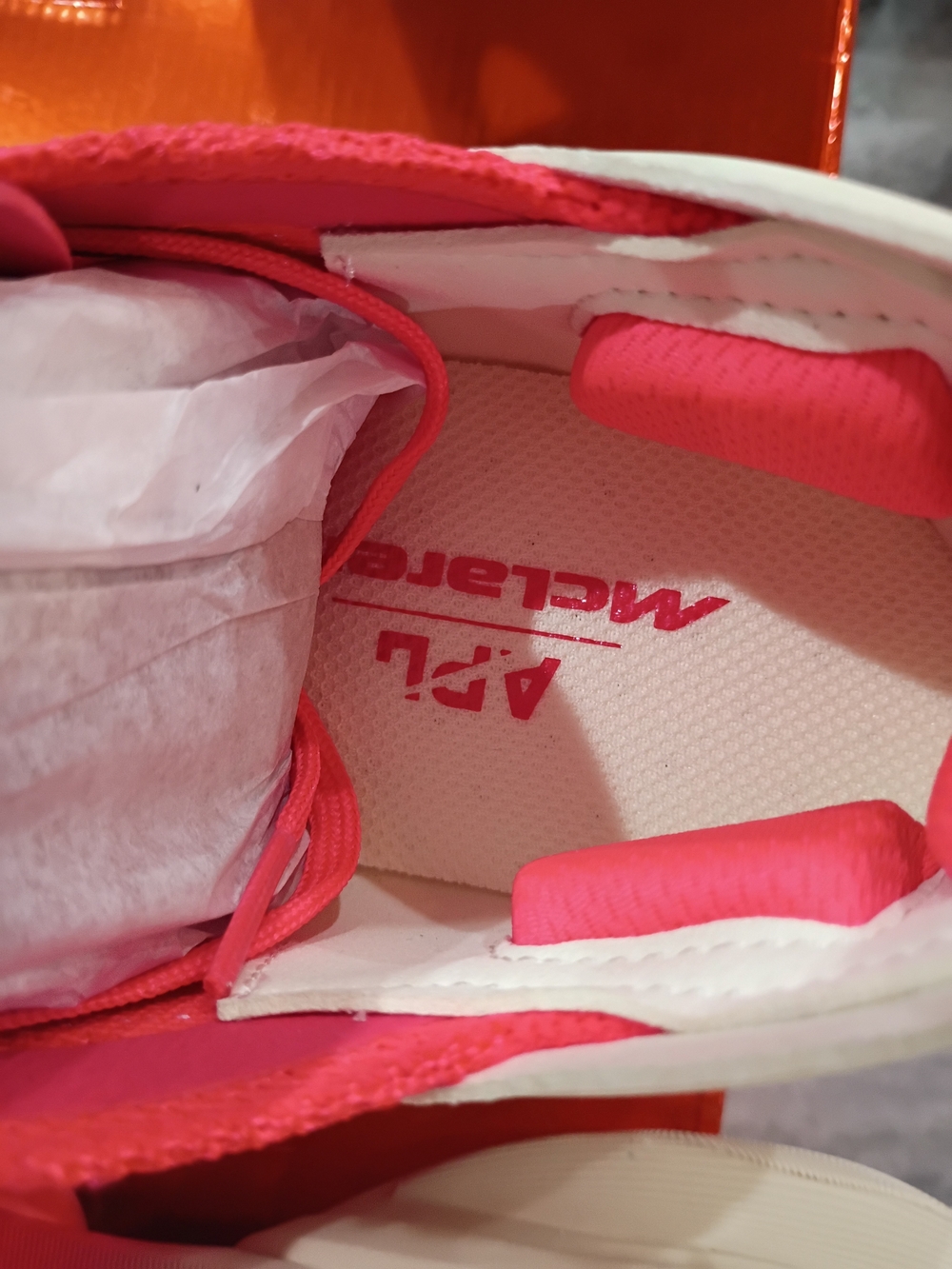 APL McLaren Hyspeed Men's Magenta & Cream Athletic Shoes New - Picture 7 of 16